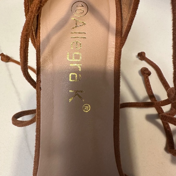 NWOT-Allegra K closed‎ toe suede heels-size 10 - Picture 2 of 4